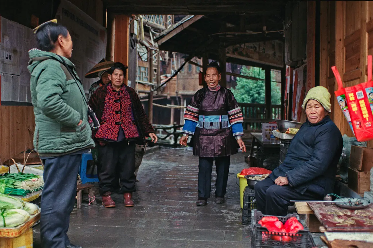 Lu-nainai sets up a cooking lesson in one of the flower bridges.